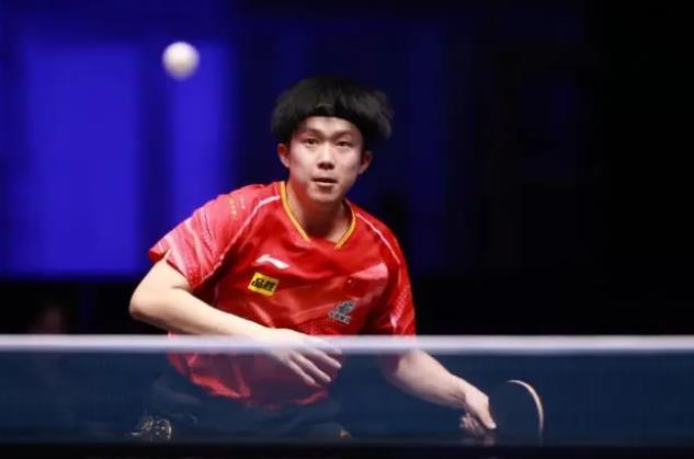 看到他在球 看到他在球